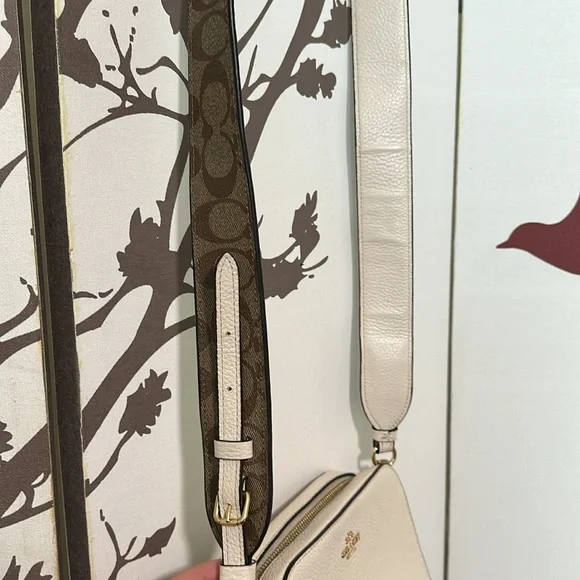 Coach purse - Picture 2 of 8